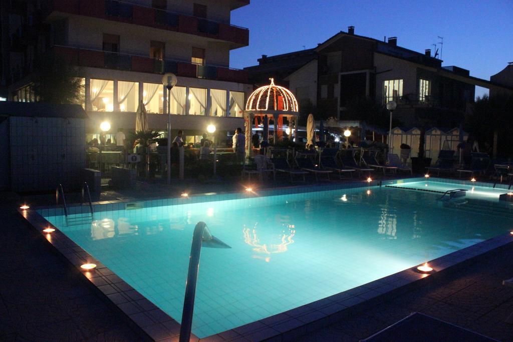 Hotel Casadei Fano Bagian luar foto