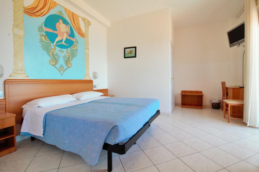Hotel Casadei Fano Ruang foto