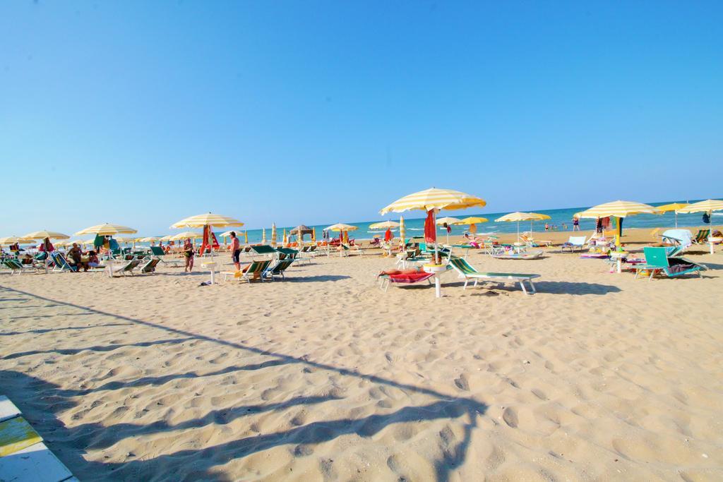 Hotel Casadei Fano Bagian luar foto