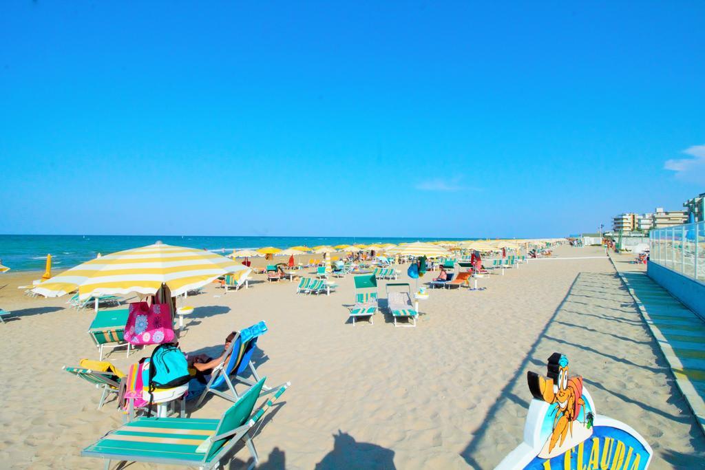 Hotel Casadei Fano Bagian luar foto