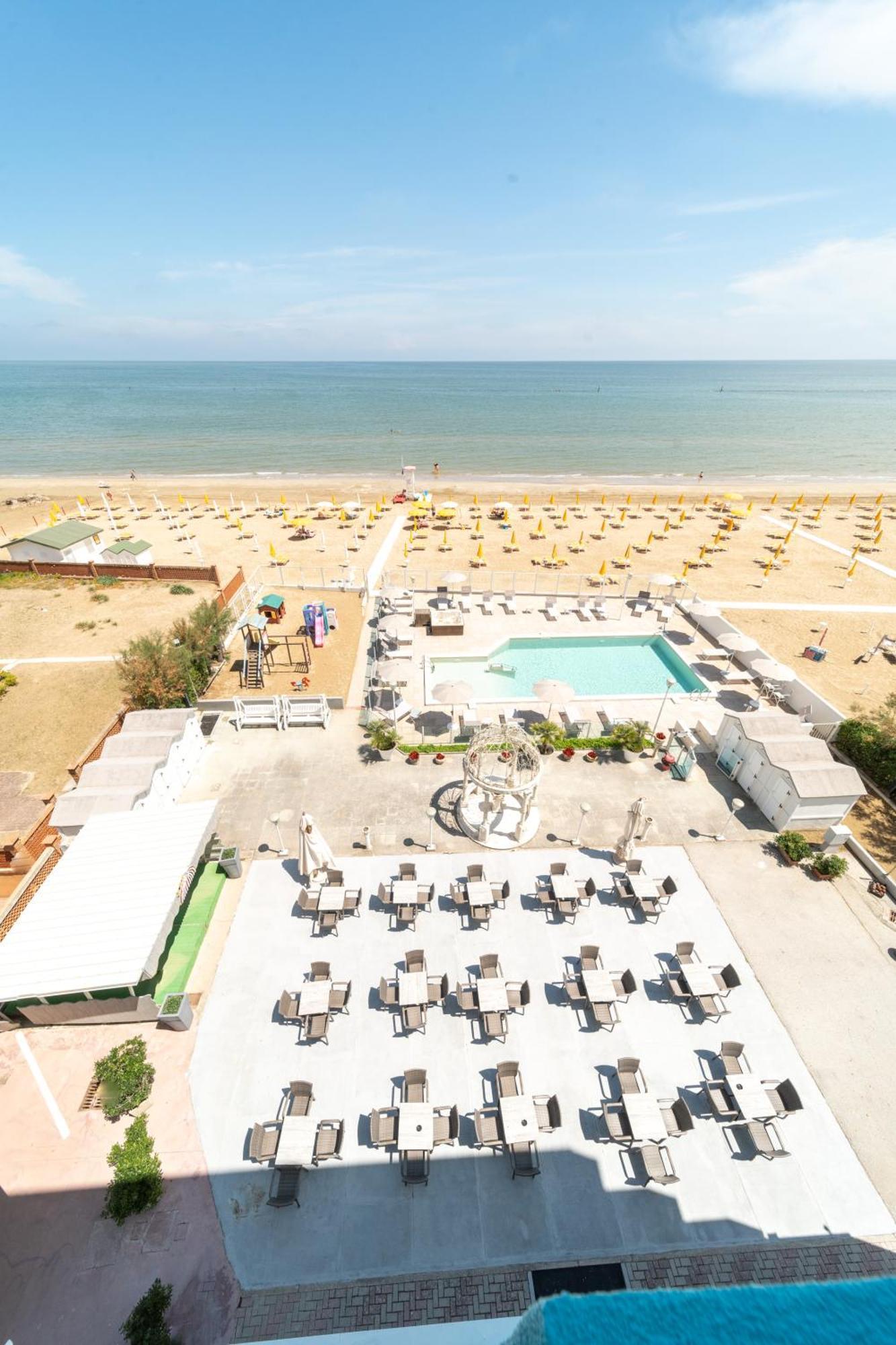 Hotel Casadei Fano Bagian luar foto