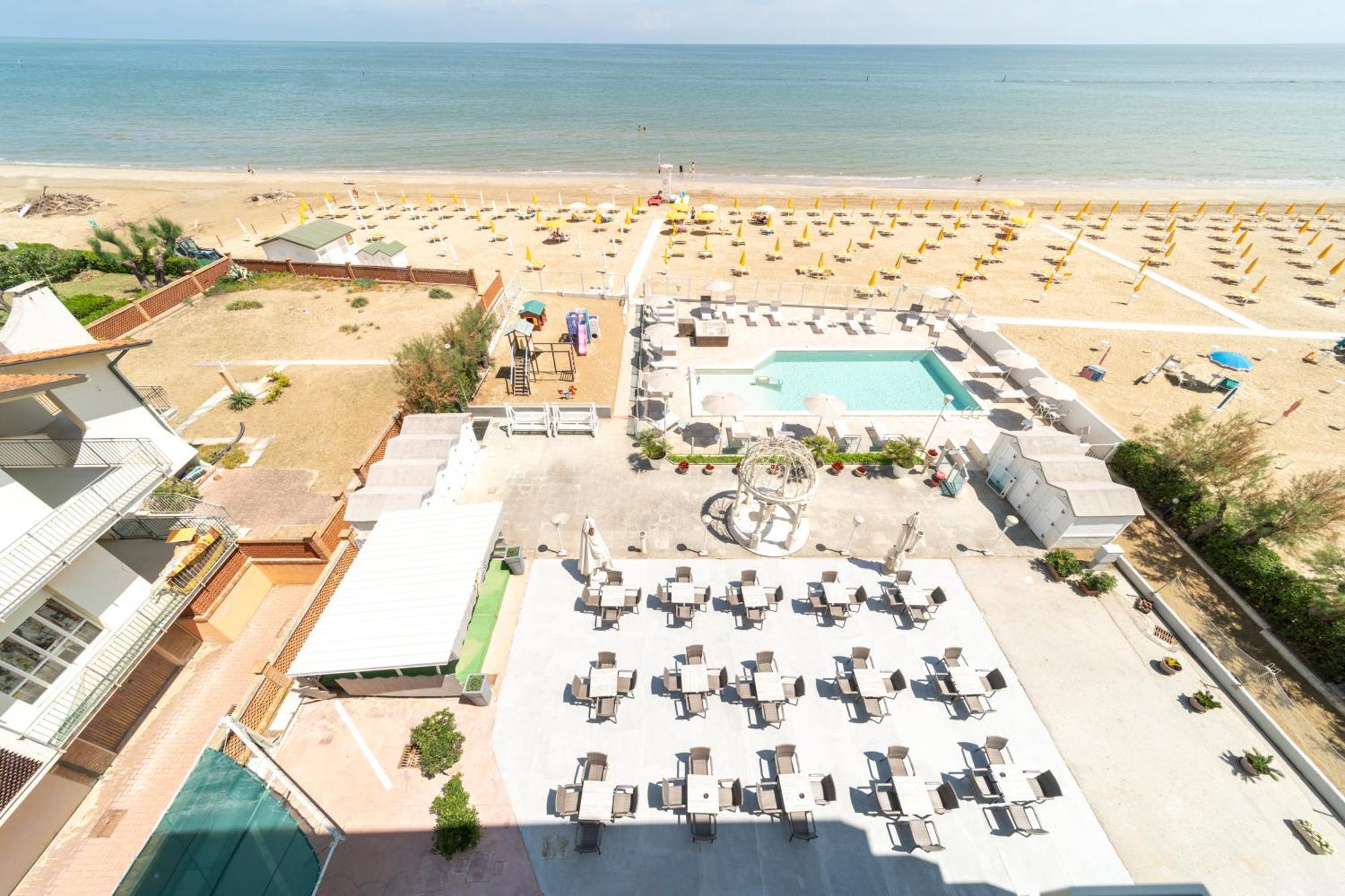 Hotel Casadei Fano Bagian luar foto