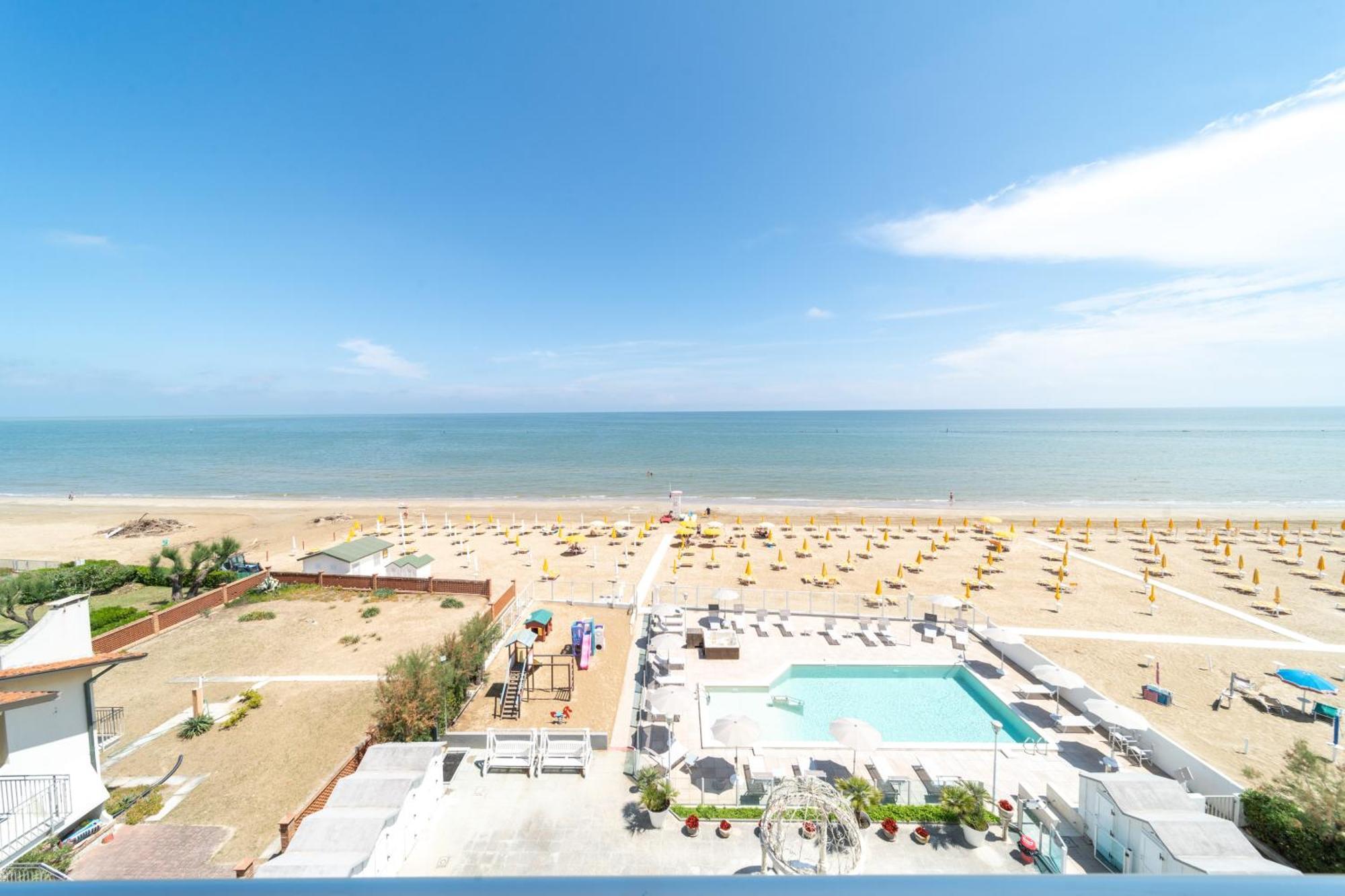 Hotel Casadei Fano Bagian luar foto