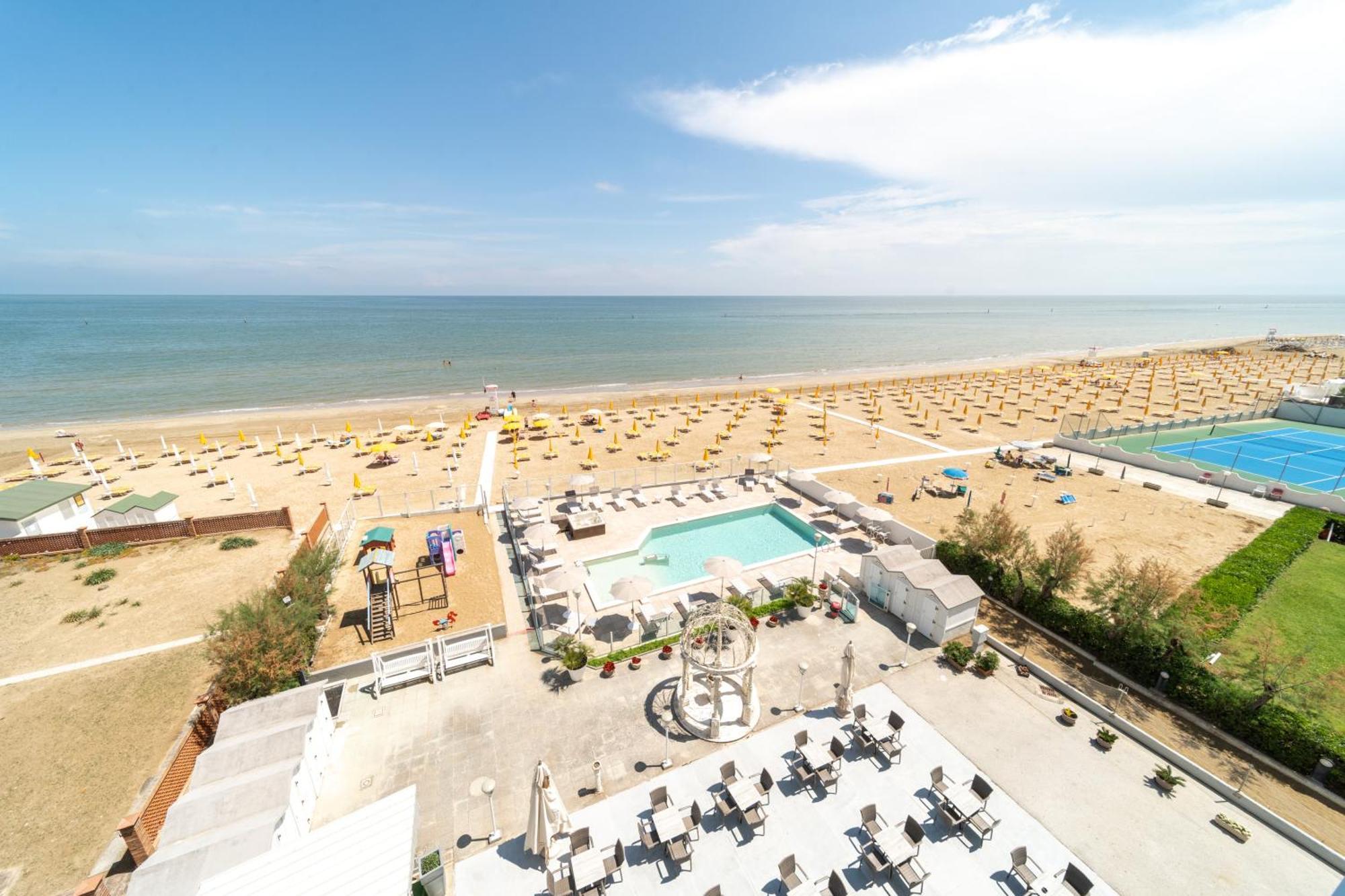 Hotel Casadei Fano Bagian luar foto