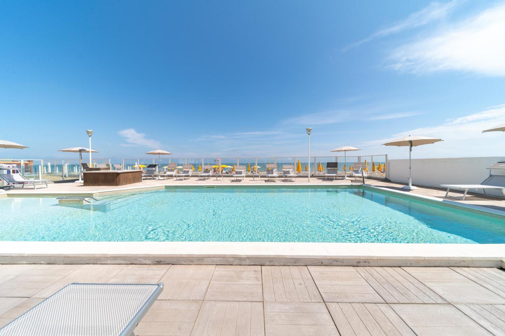 Hotel Casadei Fano Bagian luar foto