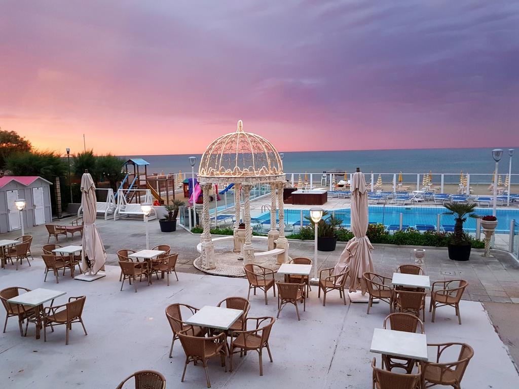 Hotel Casadei Fano Bagian luar foto