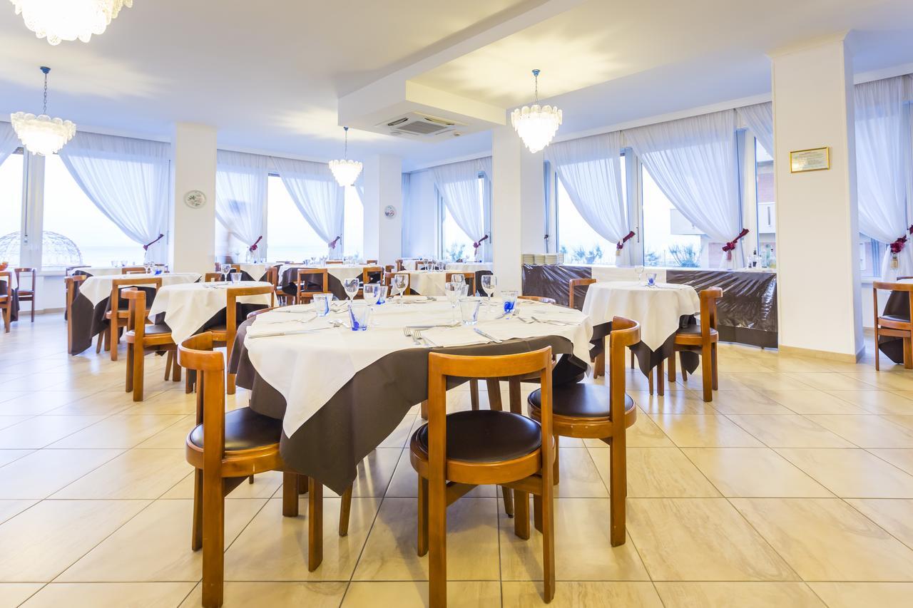Hotel Casadei Fano Bagian luar foto