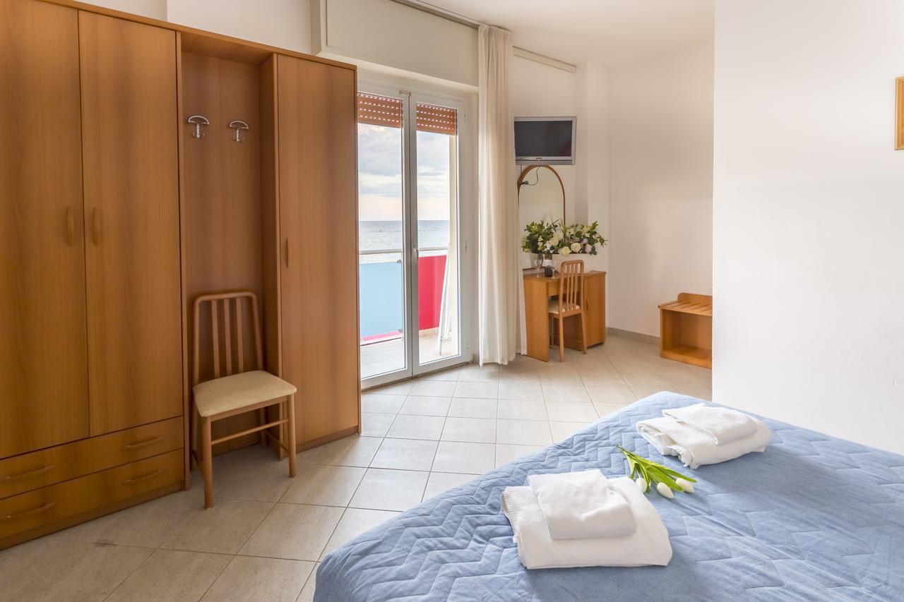 Hotel Casadei Fano Bagian luar foto